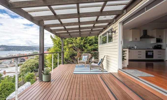 Burnie Haus | View Point: Ocean Views & Near CBD