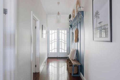 Burnie Haus | View Point: Ocean Views & Near CBD