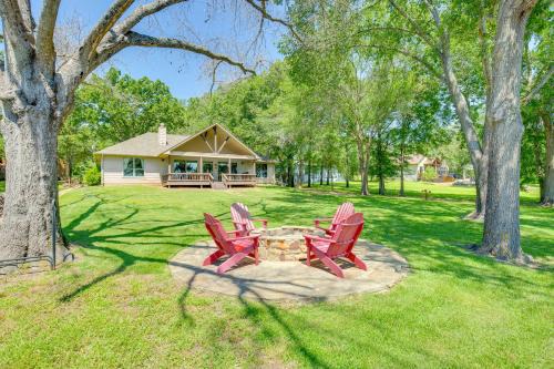 Log Cabin Haus | Views and Private Dock Lakefront Eustace House!