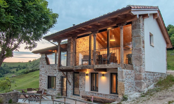 Santianes de Ola Haus | Views of the Picos de Europa in a house designed for all seasons