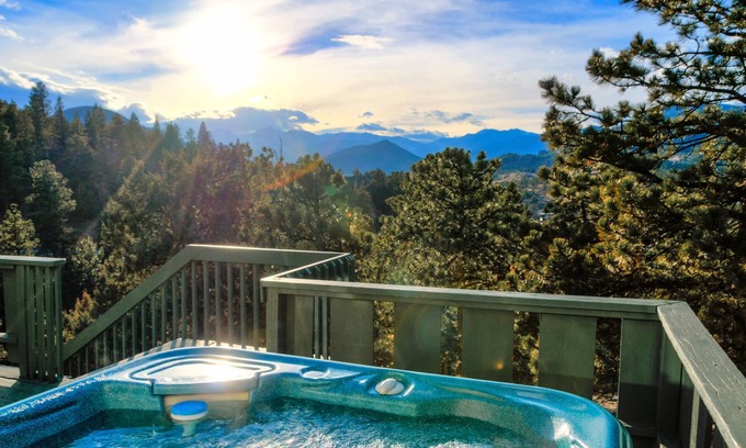 Estes Park Haus | Ansichten-Ansichten-Ansichten, Private Location, Whirlpool, Holzofen Fp