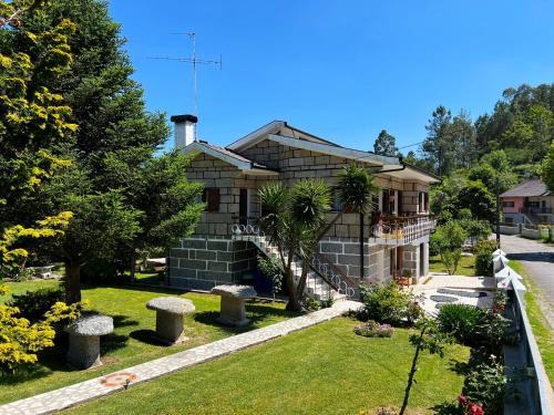 Bouro Haus | VILA GUIA in Valdreu