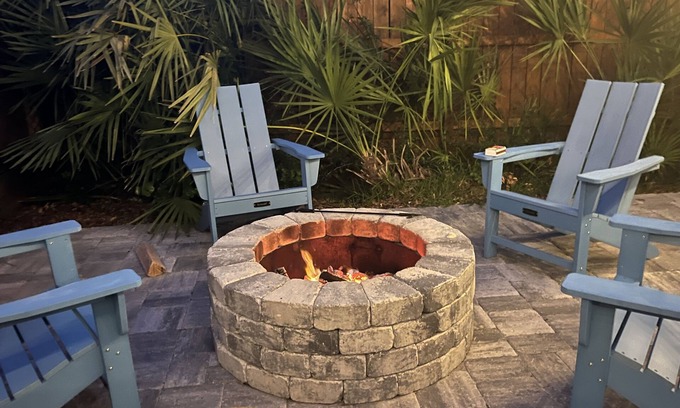 Vilano Beach Haus | Vilano Beach-Healing Sol-4 Kayaks-Fire Pit-Tandem Bicycle-Steps to Intracoastal!