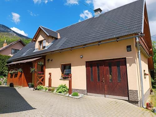Kvacany Haus | Vilka Tkáč