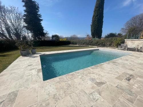 Berre-des-Alpes Villa | Villa Élégante à Berre-les-Alpes - Terrasse, Piscine & Vue Panoramique