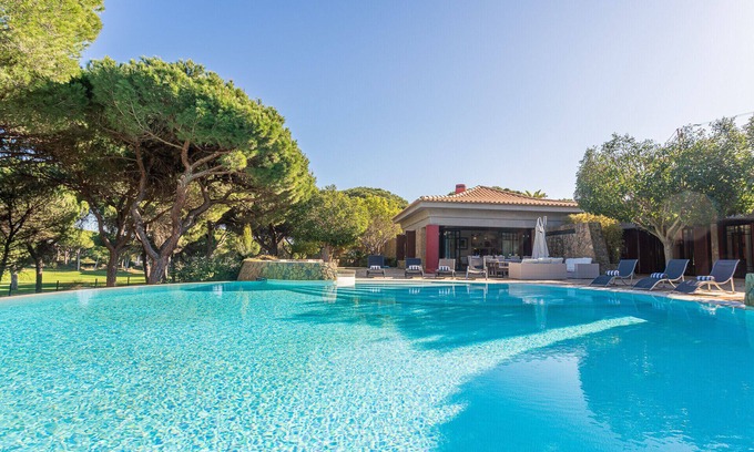 Vilamoura Villa | Luxusvilla in Vilamoura mit privatem Pool, Whirlpool, Billardtisch und Klimaanlage