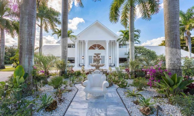 Delray Beach Villa | Villa Amore Luxurious Private 3 Acre Estate in Delray, Beach FL