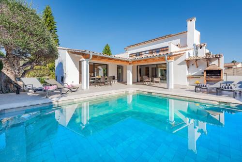 Les Palmeres Villa | Villa Ana to rent in Puerto Pollensa by JS Villas