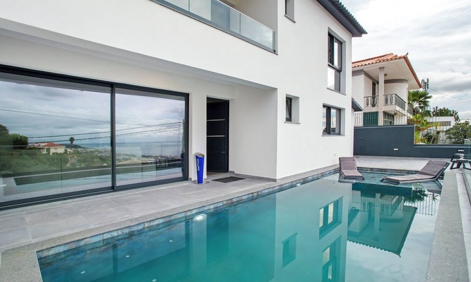 Monte Villa | Villa 'Angela' mit Meerblick, Privatem Pool und Wi-Fi