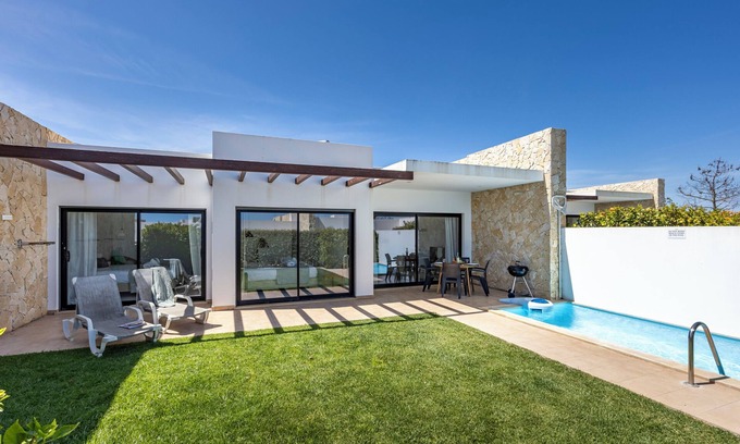 Sagres Haus | Villa Back Loop