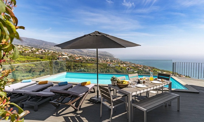 Prazeres Haus | Villa Clementina | Klippen & Meer | Beheizter Pool 28ºC