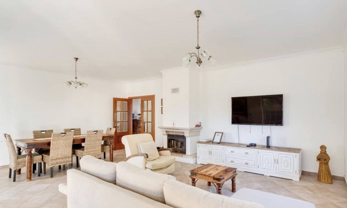 Palmela Haus | Villa com Piscina de Agua Salada, Cerca de Bodegas e de Playas, Admite Mascotas