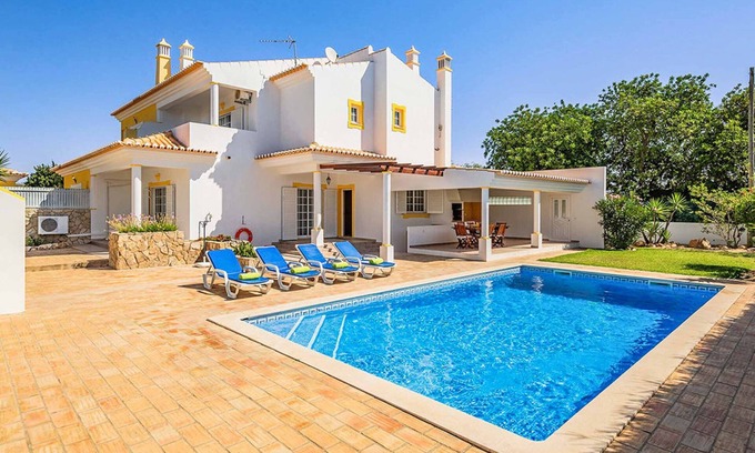 Guia Villa | Villa Cordyline - Drei Schlafzimmer Villa, Schläft 6