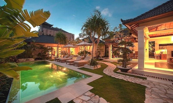Sunset Road Villa | Villa Dayak Bali, ein luxuriöses tropisches Resort im Herzen von Seminyak