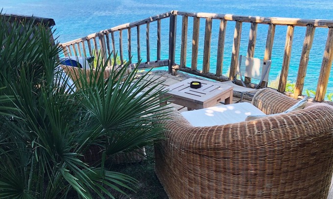 Briatico Villa | Schöne Villa 30 Meter vom Strand entfernt für 7 Personen