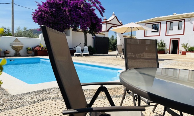 Lucena Haus | Villa Domínguez - Typical Andalusian farmhouse (Wi-Fi,BBQ, swimmingpool,relax)