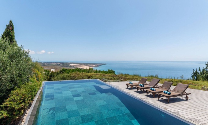 Monserrate Skihütte | Villa Equador - Splendid villa with infinity pool and ocean view - Allure Villas