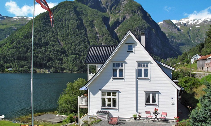 Balestrand Haus | Villa Esefjord by Interhome