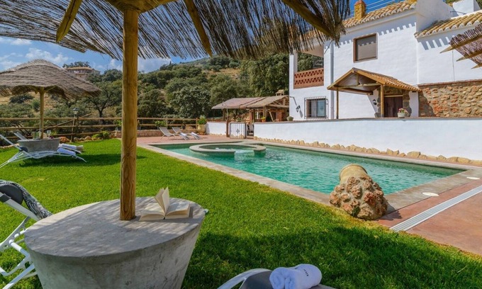 Iznajar Villa | Villa Fraskito Iznájar by Ruralidays