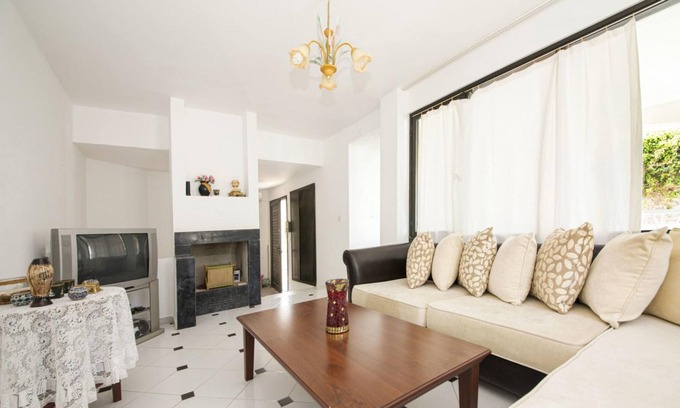 Turgutreis Villa | Villa in Bodrum with Shared Pool and Backyard