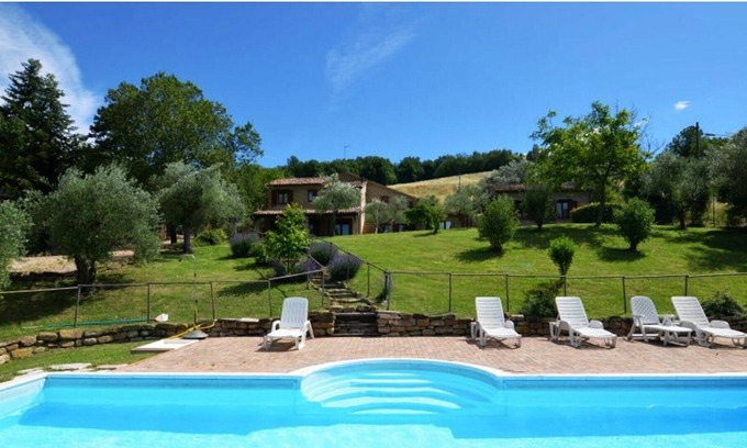 Gualdo Villa | Villa in Gualdo mit 6 Schlafzimmern 15 Schlafplätzen