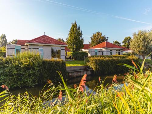 Andijk Haus | Villa in Netherlands with Private Jetty