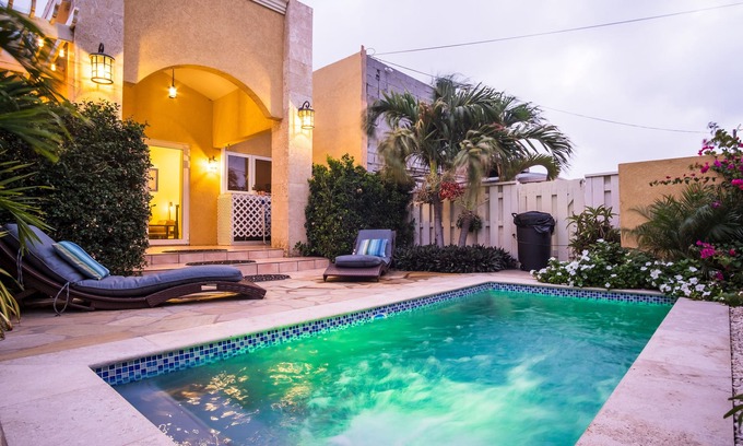 Alto Vista Wohnung | Villa Kunuku with Private plunge pool