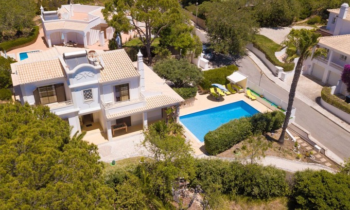 Vale de Parra Villa | Villa Ladeira mit privatem Pool, Meerblick, Klimaanlage, kostenlosem WLAN, Sat-TV