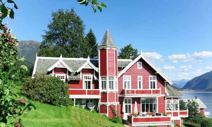 Balestrand Wohnung | Villa Lorna by Interhome