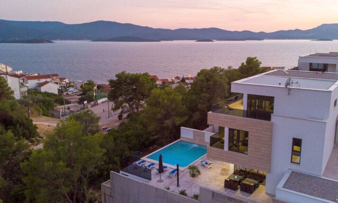 Komarna Villa | Villa Mara in Komarna by Villas Guide