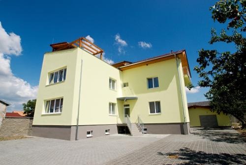 Pasohlavky Haus | Villa Marcus - rodinný relax 200 m od Penzionu Kometa, u jezera s grilem a sdílenou kuchyní