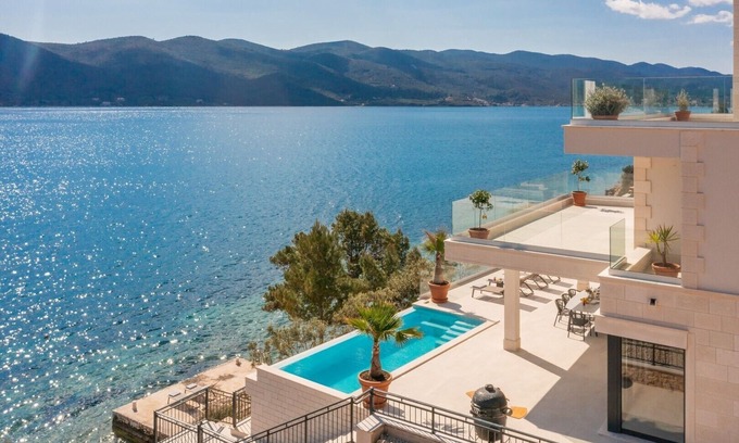 Viganj Villa | Villa Maris, Infinity-Pool, Sauna, direkt am Strand, haustierfreundlich