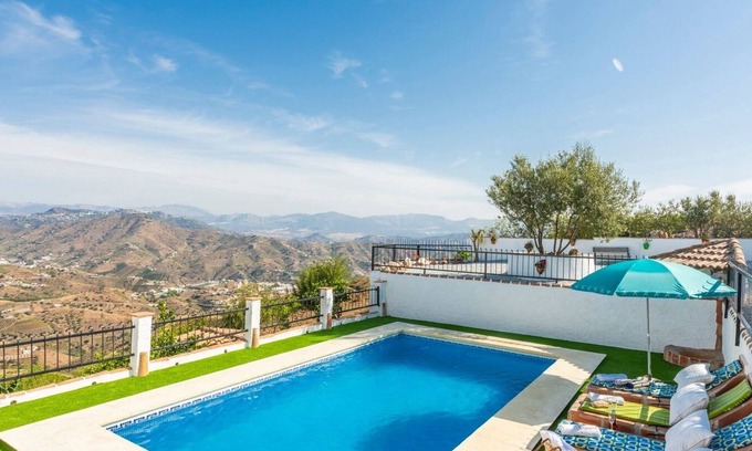 Almachar Villa | Villa Meléndez Almáchar by Ruralidays