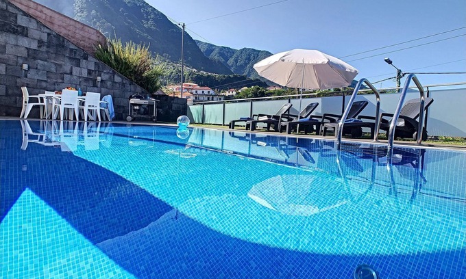 Ponta Delgada Haus | Villa North Sea - Three Bedroom House, Sleeps 6