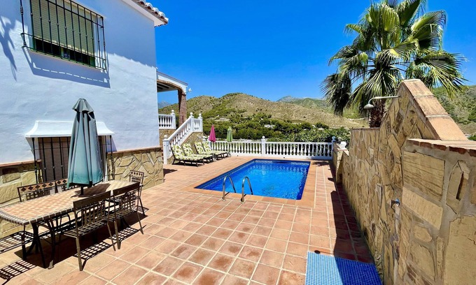 Frigiliana Villa | DIE BESTE LAGE. ZWISCHEN NERJA-FRIGILIANA. PRIVATER POOL, KLIMAANLAGE / WIFI / ALARM ..
