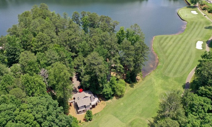 Big Canoe Haus | Villa on 9 - Fireside Sips, Golf Views & Exclusive Extras in Big Canoe