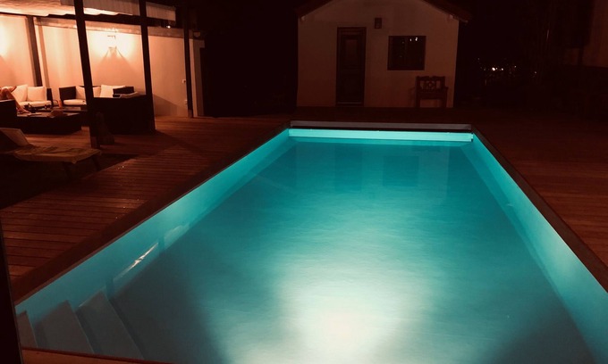 Puteaux Haus | Villa Parisiata Schwimmbad, Sauna, Garten und Fitness. Außergewöhnliche Lage!