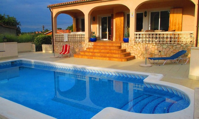 Mont Barbat Haus | Villa & private pool, 20 min from the beach