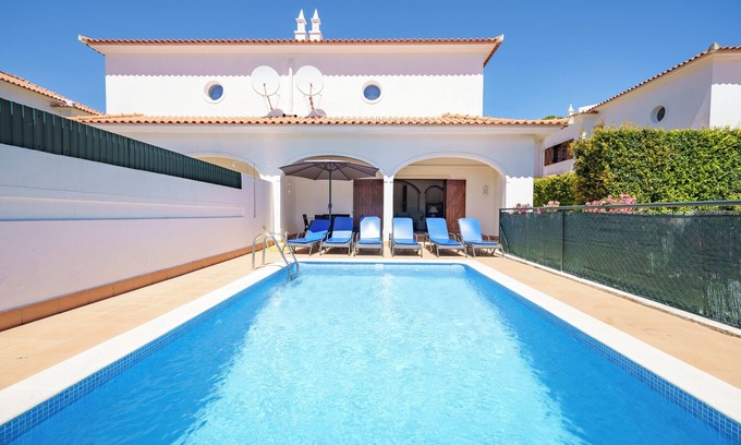 Vale do Lobo Villa | Villa privater Pool, kostenloses WIFI, Deutsch TV & A/C in Vale do Lobo