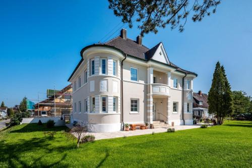 Oxenbronn Villa | Villa Romantika