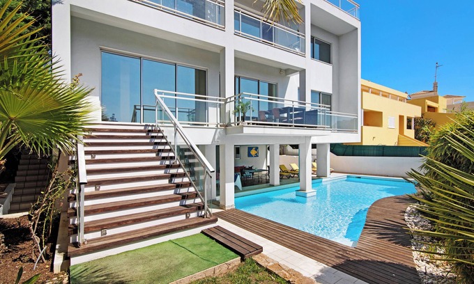 Correeira Villa | Villa Rosana mit Pool und WLAN