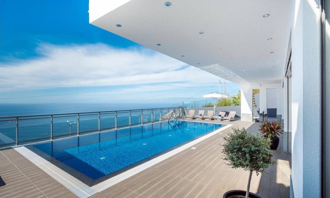 Paul do Mar Haus | Villa São Lourenço by LovelyStay