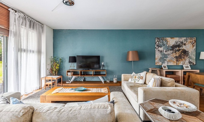 Carvalhal Villa | Villa 'Sunny Villa' mit Meerblick, Wi-Fi und Klimaanlage
