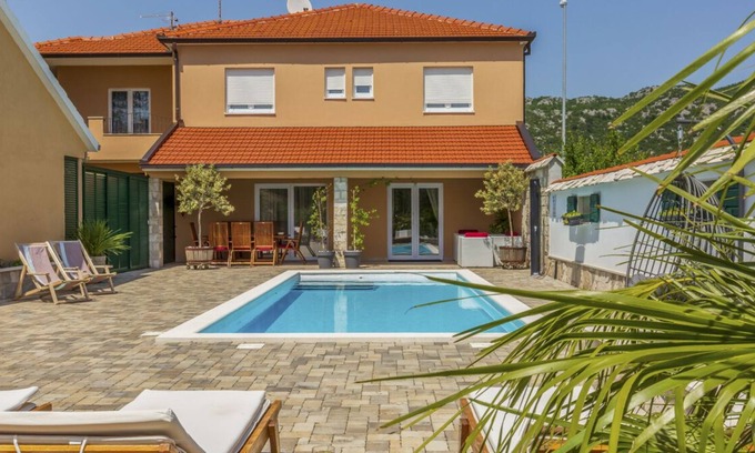 Vrgorac Villa | Villa Tefera - Vier Schlafzimmer Villa, Schläft 10