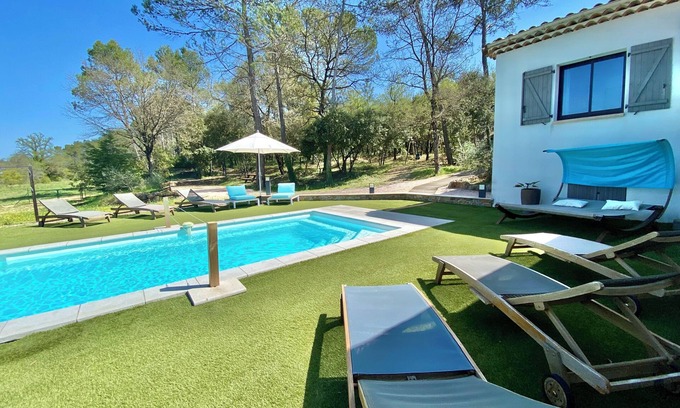 Camps-la-Source Villa | PROVENCE VILLA MIT PRIVAT BEHEIZTEM POOL 8 Personen, 4 Sterne.