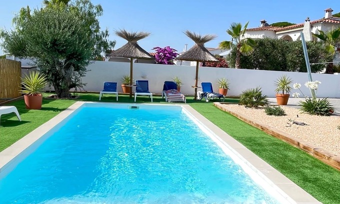 L'Escala Haus | Villa vue Exceptionnelle Résidentiel 900m de la Plage Wifi ,climatisation