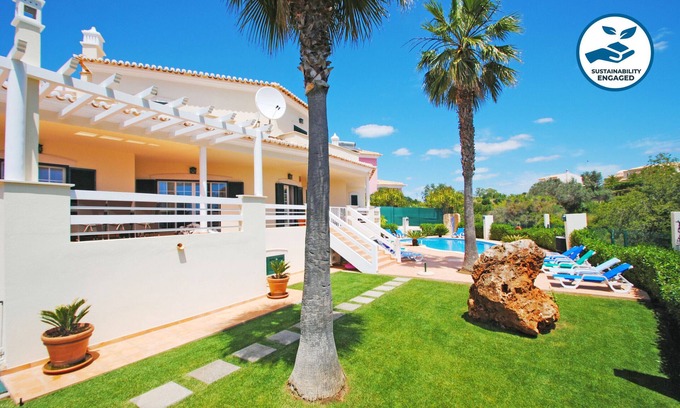 Armacao de Pera Villa | Villa w/ heatable pool, jacuzzi & BBQ, Armação