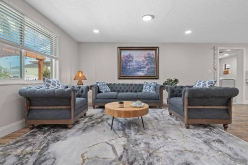 Hudson Beach Estates Haus | Villa Walk to Beach, Pool & Games Great for Family Vacations