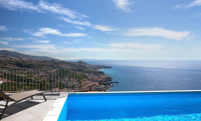 Camara de Lobos Villa | Villa with breathtaking views & private infinity heated pool