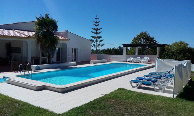 Calhariz Villa | Villa mit großem Pool, fantastischer Aussicht, in der Nähe von Strand & Golf, Naturpark & Küste von Lissabon